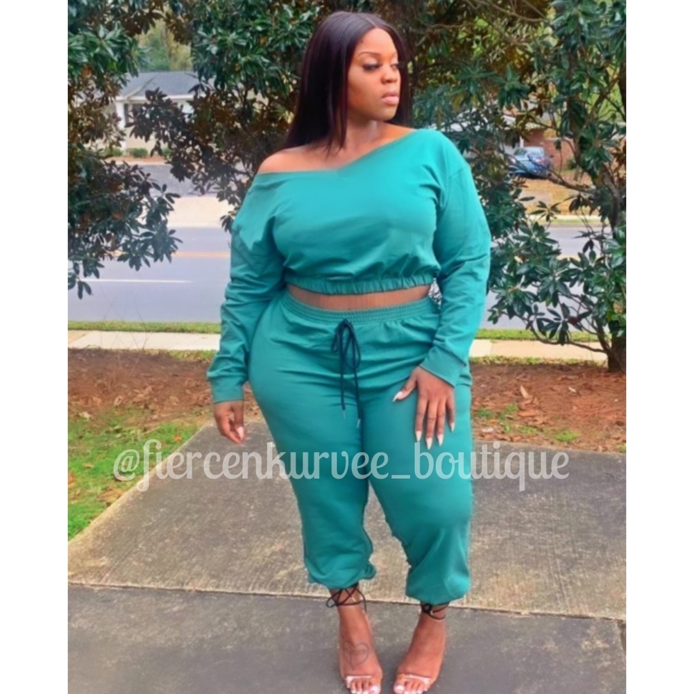 Plus size crop jogger